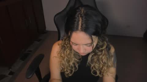 ash_smith1 online show from April 2026 09:39:33 PM