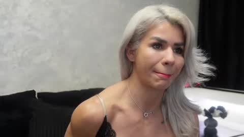 Snapshot of ashadevon_fit chatting on December 2024 10:05:01 PM Asha online show from December 2024 10:05:01 PM