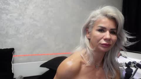 Snapshot of ashadevon_fit chatting on December 2024 01:08:01 AM Asha online show from December 2024 01:08:01 AM