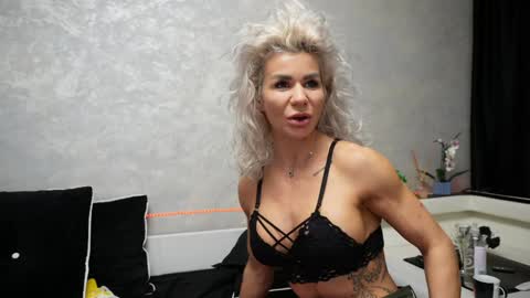 Snapshot of ashadevon_fit chatting on January 2025 05:01:01 AM Asha online show from January 2025 05:01:01 AM