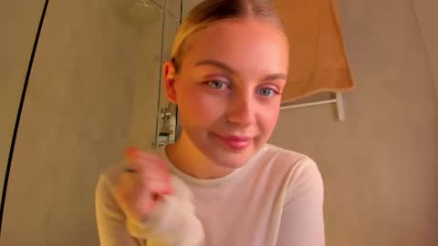 your pretty Ashley online show from June 2026 07:16:02 PM