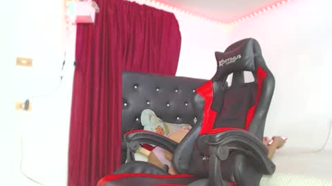 ashelyhots9inches online show from April 2026 04:24:02 PM