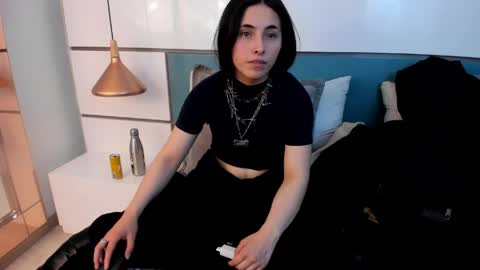 Ashkoreh online show from May 2026 09:09:02 PM