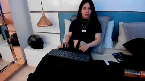 Ashkoreh online show from May 2026 09:10:01 PM
