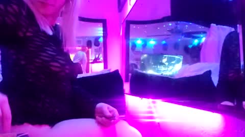 Ashl33mackenzi3 online show from February 2025 01:06:01 PM