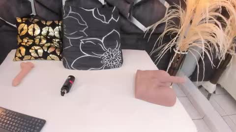 Snapshot of ashley_7777 chatting on February 2025 05:36:01 PM ashley_7777 online show from February 2025 05:36:01 PM