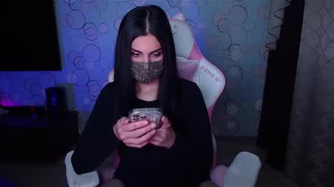   Yasmina   online show from September 2025 04:47:01 AM