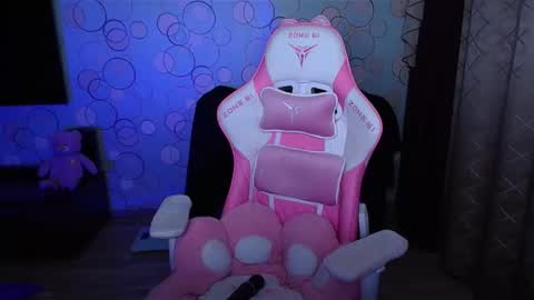   Yasmina   online show from October 2025 02:37:02 AM