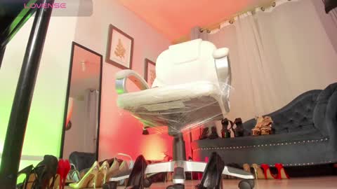 Snapshot of ashley_leon_ chatting on January 2025 12:36:02 PM ashley_leon_ online show from January 2025 12:36:02 PM