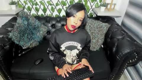 Asheey online show from November 2025 04:03:01 AM