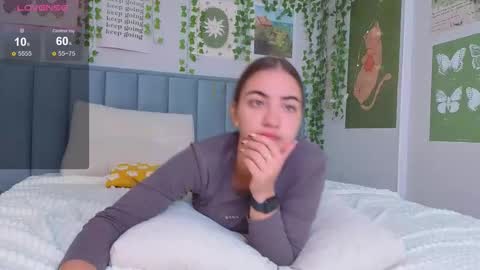 Ashle online show from November 2025 04:35:01 AM