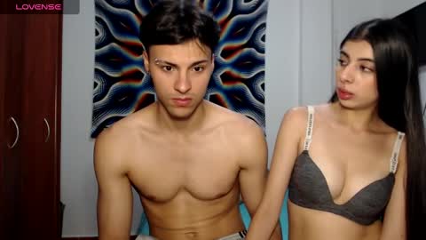 Snapshot of ashleyandtyler chatting on December 2024 09:33:02 PM ASHLEY AND TYLER online show from December 2024 09:33:02 PM