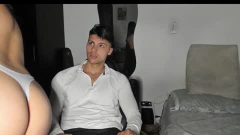 Snapshot of ashleyandtyler chatting on October 2025 10:19:01 PM ASHLEY AND TYLER online show from October 2025 10:19:01 PM