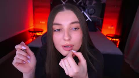 ashleybaee online show from November 2025 01:23:01 PM