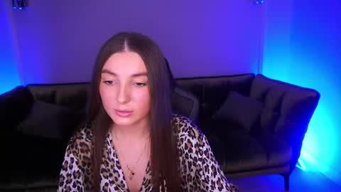 ashleybaee online show from November 2025 01:45:01 PM