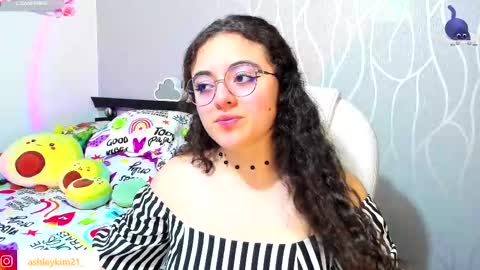 .. Ashley .. online show from October 2025 12:52:02 AM