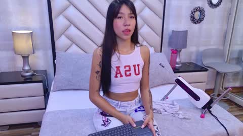 AshleyRoberh online show from May 2026 07:52:02 PM