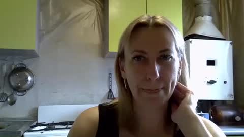 Snapshot of ashleyxhoney chatting on September 2025 07:43:01 AM AshleyXHoney online show from September 2025 07:43:01 AM