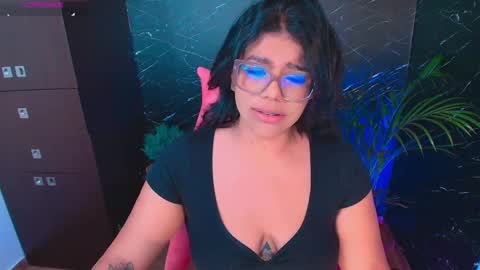 Ashleyy18   online show from October 2025 01:58:02 AM
