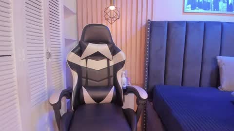 ashlye_miller_ online show from May 2026 08:03:01 PM