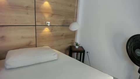 ashlyn online show from December 2025 07:31:01 PM