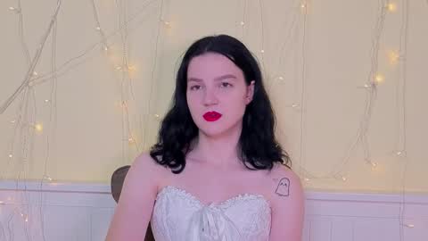 Snapshot of ashlyvincente chatting on November 2025 07:25:01 AM Kristine online show from November 2025 07:25:01 AM