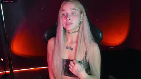 Snapshot of ashmila chatting on September 2025 05:22:01 AM Mila online show from September 2025 05:22:01 AM