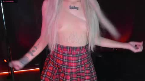 Snapshot of ashmila chatting on September 2025 08:19:01 AM Mila online show from September 2025 08:19:01 AM