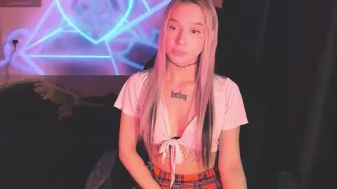 Snapshot of ashmila chatting on February 2026 05:17:01 AM Mila online show from February 2026 05:17:01 AM