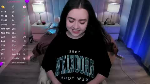 Snapshot of ashton_heidi chatting on May 2026 11:09:01 PM Your girlfriend online show from May 2026 11:09:01 PM