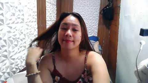 Trixie online show from May 2026 02:14:01 PM