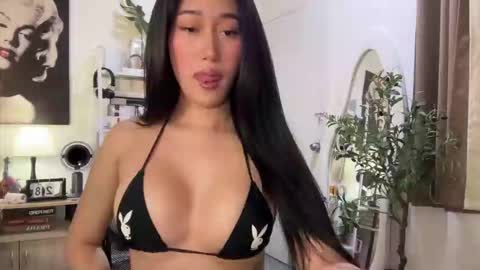 Snapshot of asianbigsausage chatting on November 2025 05:26:01 PM Cassievxx online show from November 2025 05:26:01 PM