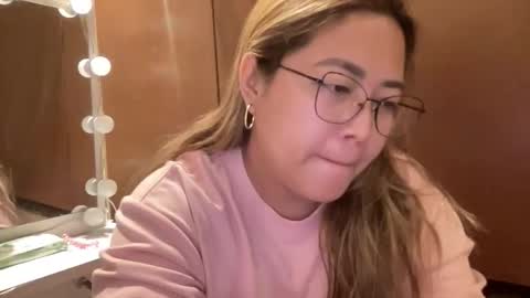 Snapshot of asianbunny10 chatting on May 2026 03:29:01 PM Curvy online show from May 2026 03:29:01 PM