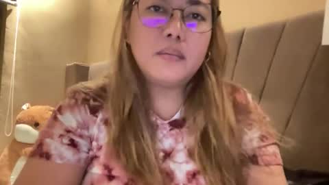 Snapshot of asianbunny10 chatting on June 2026 12:21:02 PM Curvy online show from June 2026 12:21:02 PM