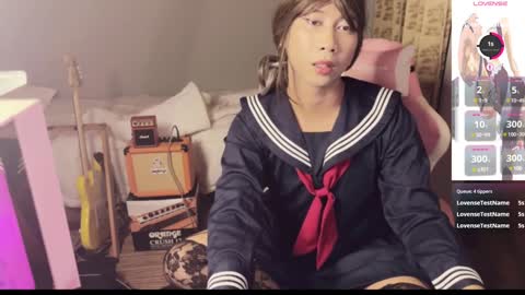 Emi online show from December 2024 01:25:01 PM