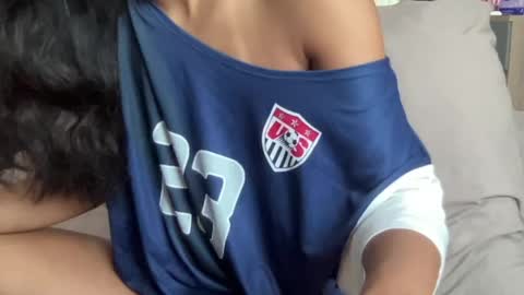asiangirlandwhiteguy online show from April 2026 03:22:01 AM