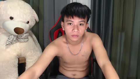 Snapshot of asianhunk_zam chatting on December 2024 07:26:02 PM Zam online show from December 2024 07:26:02 PM
