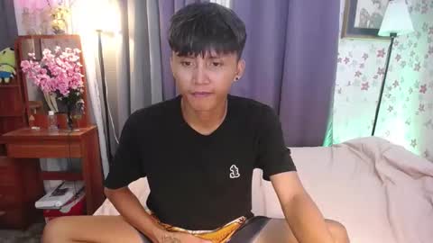 Snapshot of asiansmokeyxx chatting on December 2024 03:05:01 PM prince online show from December 2024 03:05:01 PM