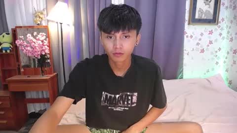 Snapshot of asiansmokeyxx chatting on February 2025 09:43:01 AM prince online show from February 2025 09:43:01 AM