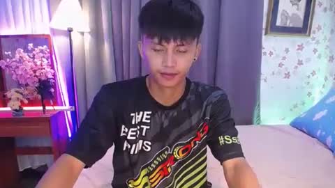 Snapshot of asiansmokeyxx chatting on February 2025 12:44:02 PM prince online show from February 2025 12:44:02 PM