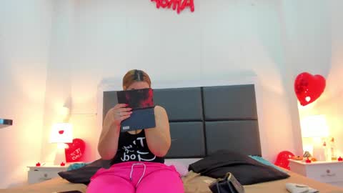  Aslhyn  online show from February 2025 01:19:02 PM