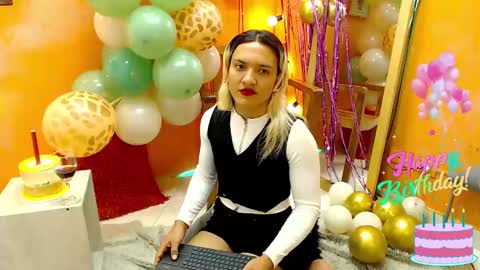 Snapshot of aslyhernandez chatting on January 2025 05:12:02 PM ASLY online show from January 2025 05:12:02 PM