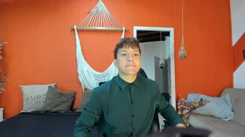 Snapshot of aslyhernandez chatting on April 2026 12:17:02 PM ASLY online show from April 2026 12:17:02 PM
