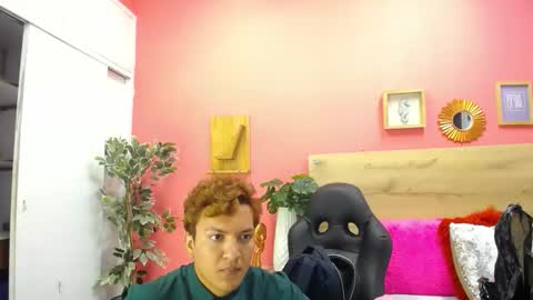 Snapshot of aslyhernandez chatting on May 2026 10:20:02 AM ASLY online show from May 2026 10:20:02 AM