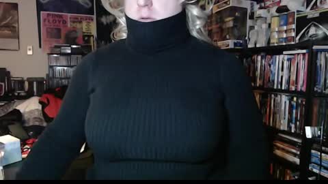 Snapshot of aspen_vale chatting on December 2024 09:46:01 PM Aspen Vale online show from December 2024 09:46:01 PM