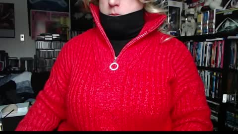 Snapshot of aspen_vale chatting on December 2024 04:36:01 PM Aspen Vale online show from December 2024 04:36:01 PM