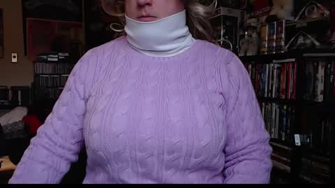 Snapshot of aspen_vale chatting on December 2024 07:32:02 PM Aspen Vale online show from December 2024 07:32:02 PM