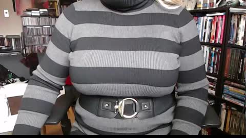 Snapshot of aspen_vale chatting on December 2024 05:29:01 PM Aspen Vale online show from December 2024 05:29:01 PM