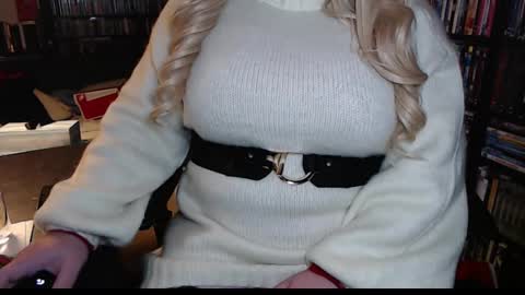 Snapshot of aspen_vale chatting on January 2025 10:33:01 PM Aspen Vale online show from January 2025 10:33:01 PM