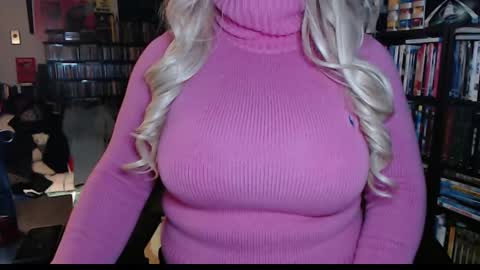 Snapshot of aspen_vale chatting on January 2025 11:50:01 PM Aspen Vale online show from January 2025 11:50:01 PM